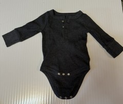 Cat & Jack Dark Gray Long Sleeve Infant Bodysuit Size NB