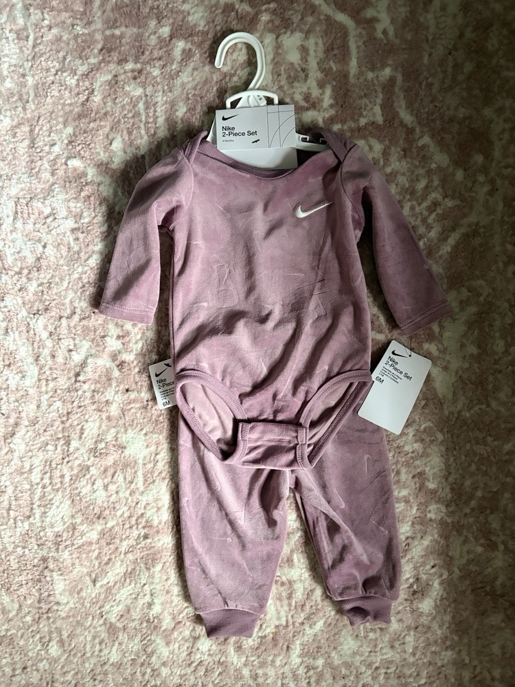Nike Baby Girls Velour 2 Piece Set Purple Bodysuit Joggers NWT 6 Months