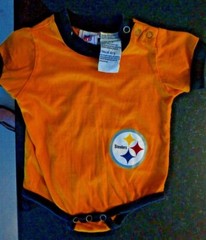 0-3 month NFL Steelers 1 piece – preowned – no stains – Pittsburgh Football FS Y