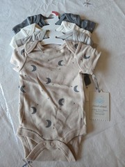 Cloud Island 4 Pack Baby One Piece NB 6-8.5lbs Moon & Stars Bodysuit Set Unisex
