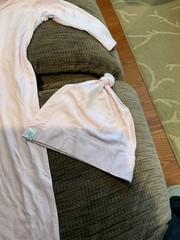 NEW super soft westyn baby brand infant gowns w adorable hat