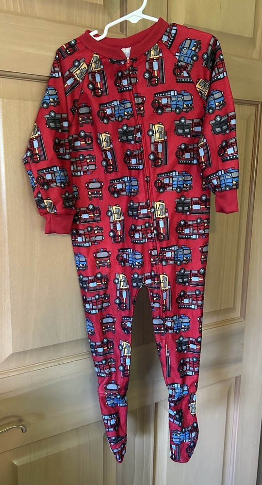 NWT Footed Sleeper Pajamas Sz 3T 100% Polyester Flame-resistant, Fire Trucks