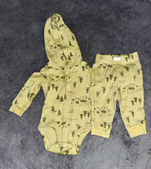 Carter’s 2-Piece Outfit Set 6 Months Green Hooded Long Sleeve Bodysuit Pants