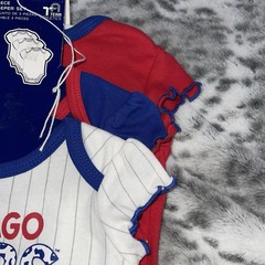 Team Athletics Chicago Cub 3 Piece Bodysuit Set