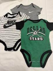 2 NIKE Baby3 Mos, NHL Dallas Stars 3-6 Mos Bodysuits