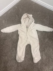 Magnetic Me Babys Minky Faux Fur Bear Hooded Footie Suit White Size 6-9M 16-19lb