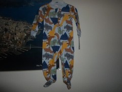 New- Carters-Baby sleeper- sleeper- Cambodia-2 way zip-100% cotton 9 months