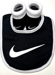 AIR NIKE BABY BOYS 4-pc GIFT Set: Bodysuit, Shorts Bib & Booties 3-6 Months