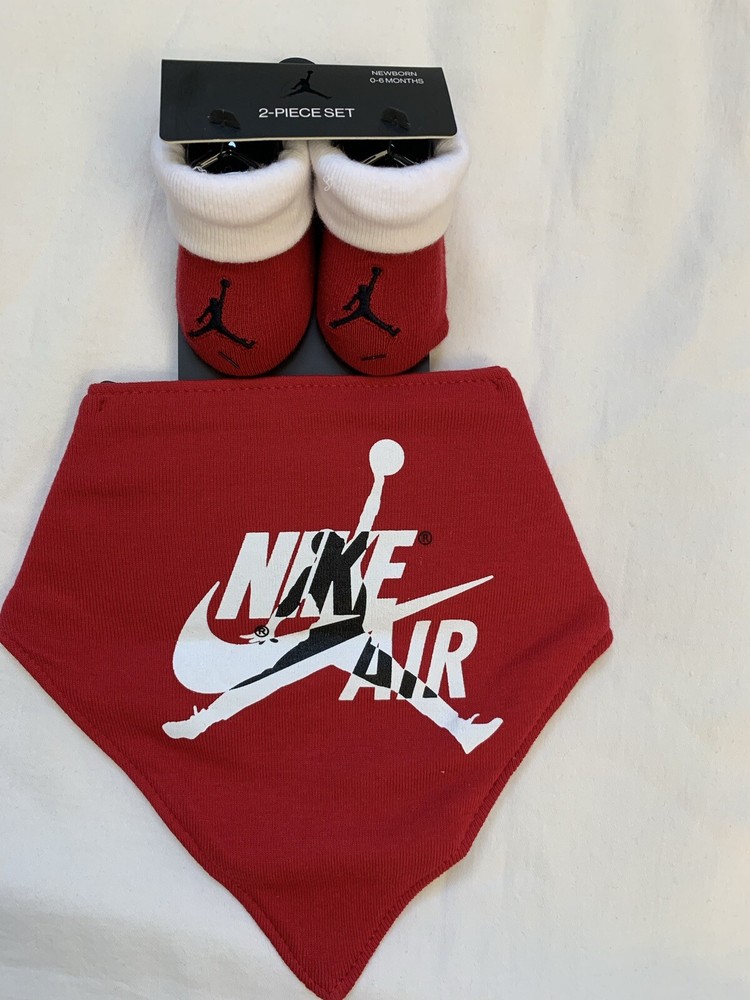 NIKE Baby Booties and Bandana Gift Set Newborn 0-6 months Air Jordan Red NWT