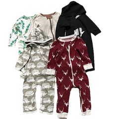 Neutral Baby Footie Pajamas 2 Way Zipper Nike Animals Size 6-9 Months