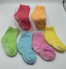 LA Active baby/toddler grip socks, 12-36 months, unisex.