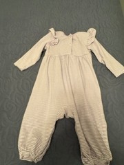 STITCHY FISH WHITE/LAVENDER ROMPER, SNAPS, SIZE 12 MONTHS