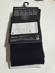 Nike 2 Pk Cushioned Crew Socks – White And Black Sneaker 10c-3y new- Little Kids