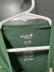 Kyte Baby – Holiday Mistletoe Footie Sleeper Sz 12-18M