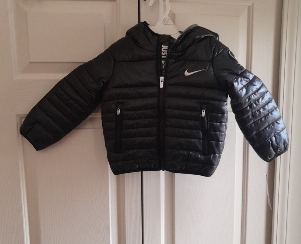 Nike Toddler Puffer Jacket Size 2T Black Full Zip Hooded Coat NWT