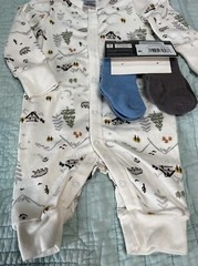 NWT Boys Sleeper 0-3M 2PK Socks 0-6M Winter Bears Pine Trees Cabin Footless Snap