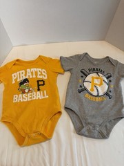 Pittsburgh Pirates MLB Baby Infant Boy/Girl 12 Months 12M Bodysuit Set