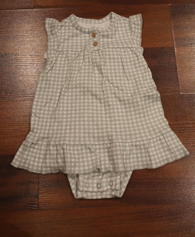 Carter’s baby girl sunsuit 3 months gray white checkered Thailand 100% cotton