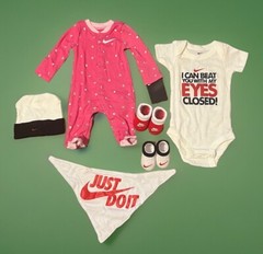 AIR NIKE Baby Girls 6-Pc GIFT SET: Coverall,Bodysuit,Hat,Bib & Booties 0-3 Month