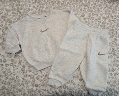 Nike Sweatshirt & Pants Girls Or Boys Gray With Gold Logo Size 12 Months