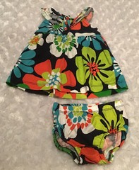 carter’s baby girl dress size 3 minths in EUC (BIN AO)