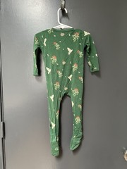 Kyte Baby – Holiday Mistletoe Footie Sleeper Sz 12-18M