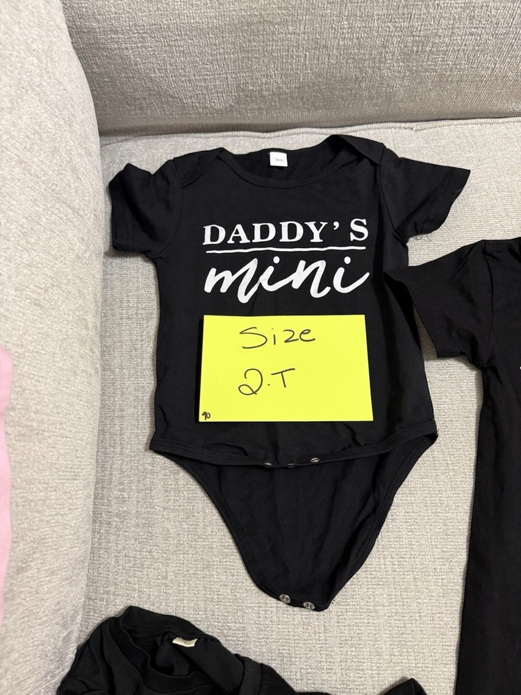 Black Daddy’s Mini Graphic Print Short Sleeve Bodysuit One-Piece 2T