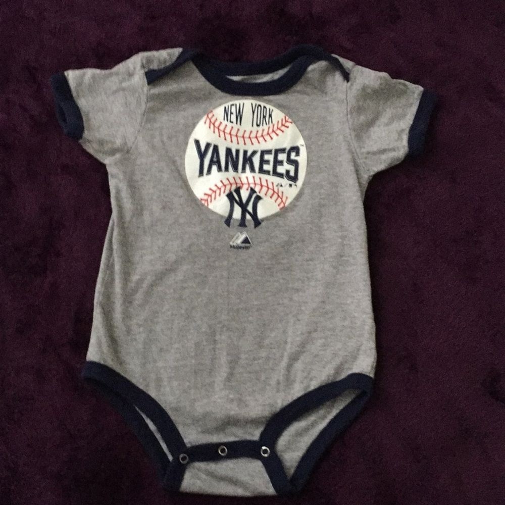 Majestic New York Yankees One Piece 18 Months Baseball Summer MLB Summer