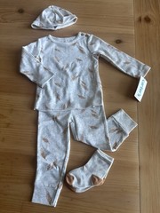 Carter’s Baby Boy Girl Unisex 4 Piece Fall Outfit Top Bottom Hat And Socks NWT