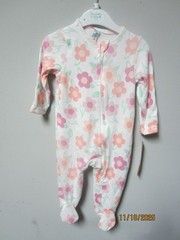 Charlotte & Star Baby Girls White Flowers Sleep N’ Play Size 0-3M