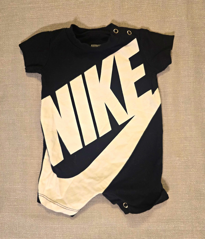 Nike Newborn Black White Oversized Logo Romper Bodysuit 50-56 cm