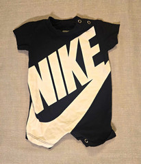 Nike Newborn Black White Oversized Logo Romper Bodysuit 50-56 cm